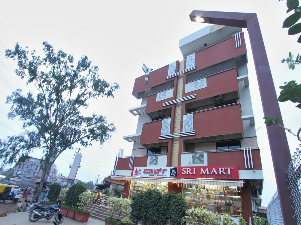 Oyo 19957 Annapoorna Castle Hotel Kadur Buitenkant foto