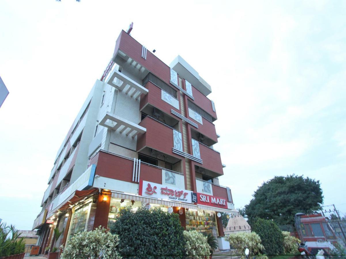Oyo 19957 Annapoorna Castle Hotel Kadur Buitenkant foto